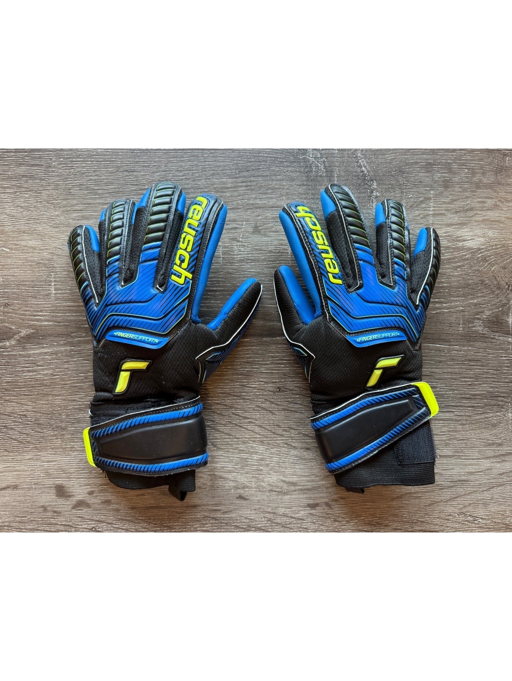 Reusch Attrakt Goalkeeper Gloves Size 8 Finger Support Blue Black Soccer Goalie